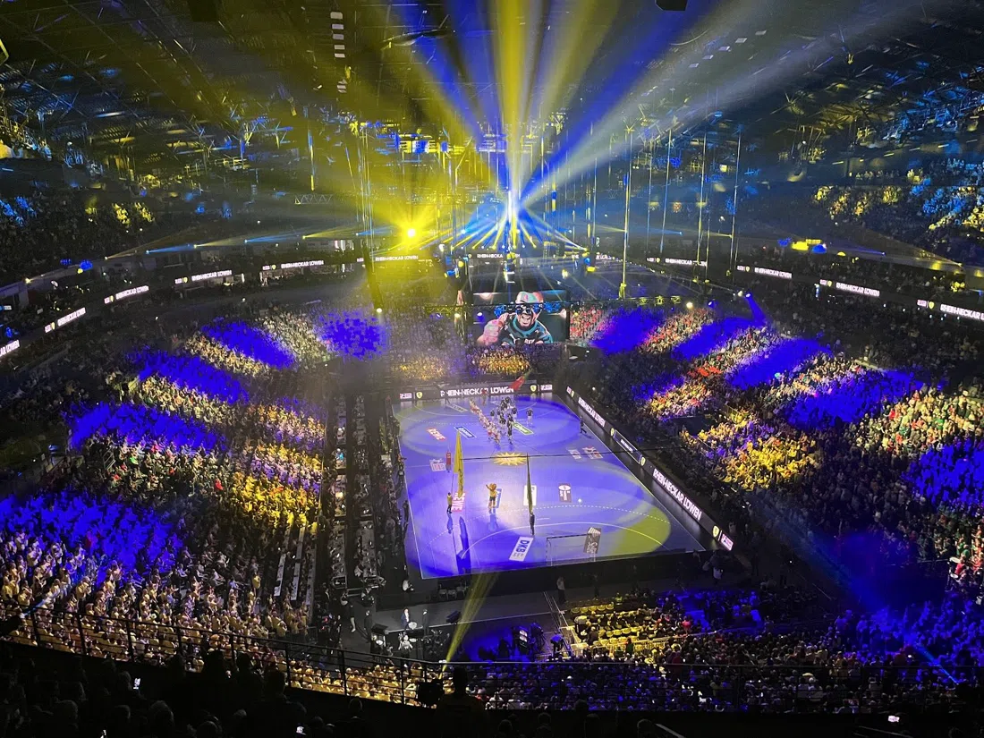 Lachende Kölnarena (LANXESS arena), Colônia