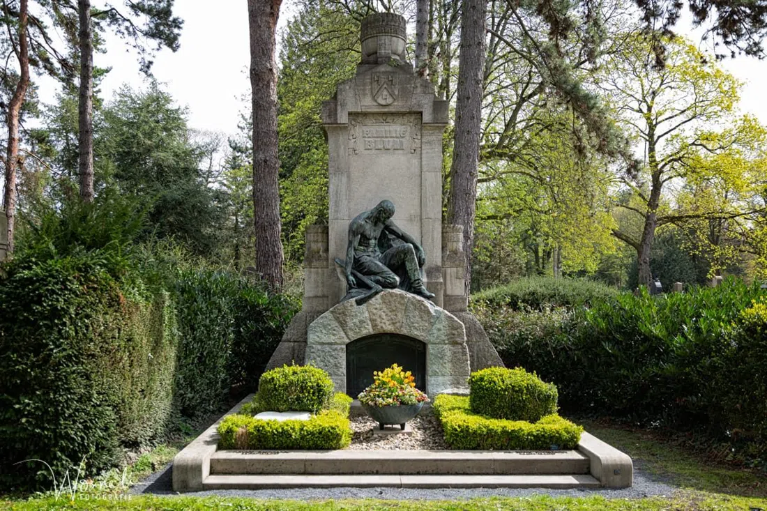Grabmal Alfred Sauer — der ruhende Bergmann, Köln